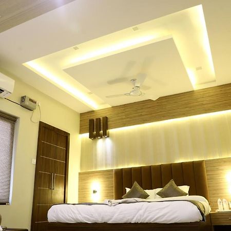 Hotel Santoor Varanasi Dış mekan fotoğraf