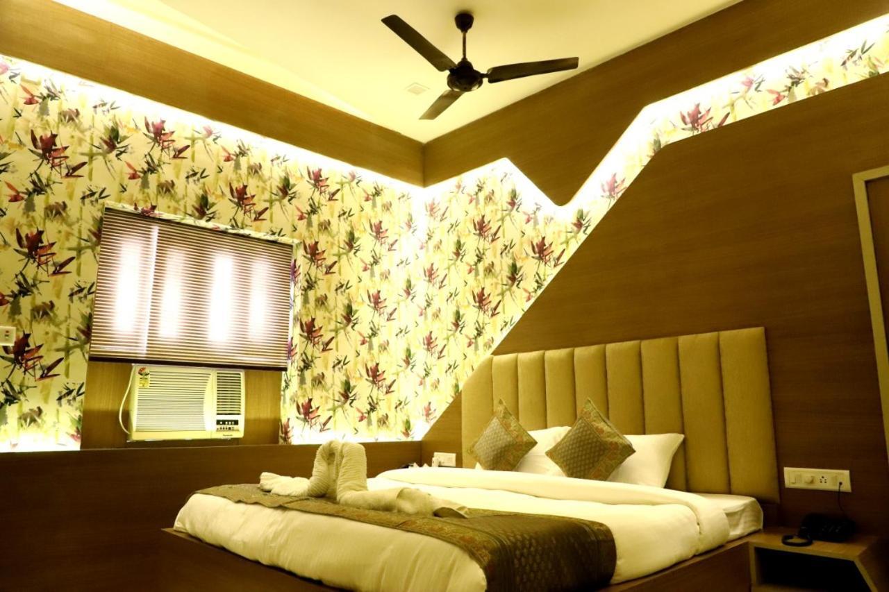 Hotel Santoor Varanasi Dış mekan fotoğraf