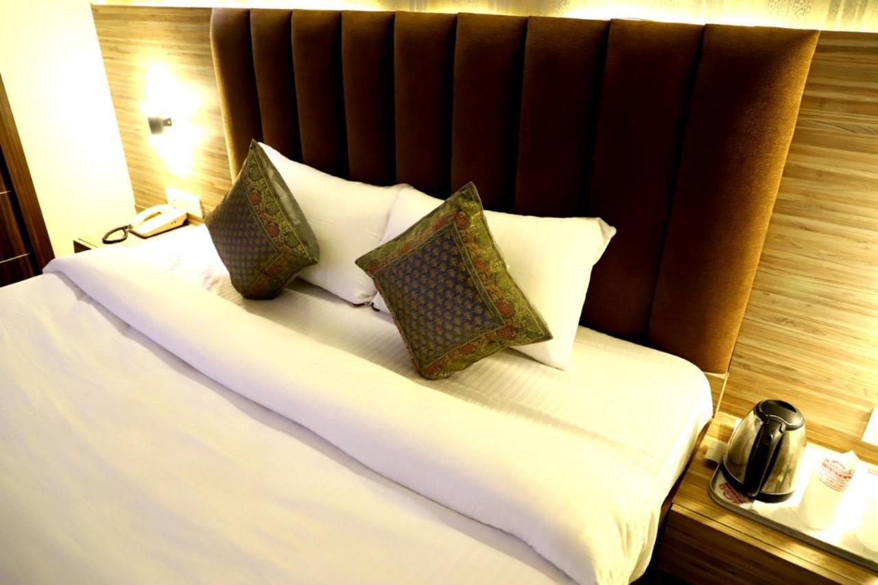 Hotel Santoor Varanasi Dış mekan fotoğraf