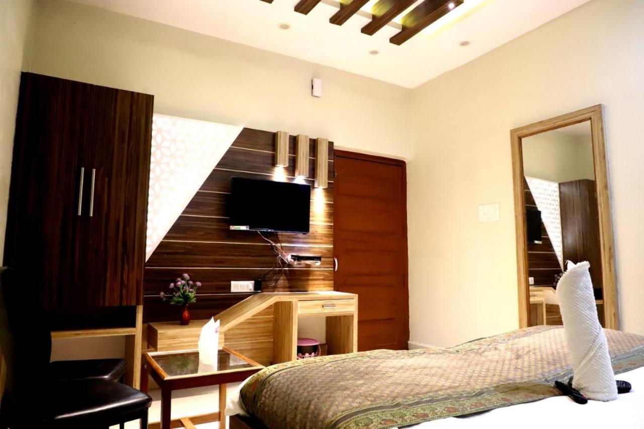 Hotel Santoor Varanasi Dış mekan fotoğraf