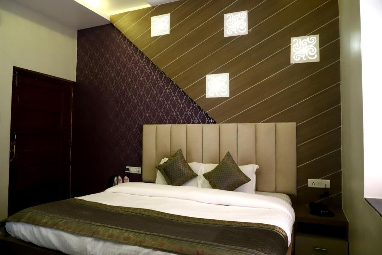 Hotel Santoor Varanasi Dış mekan fotoğraf