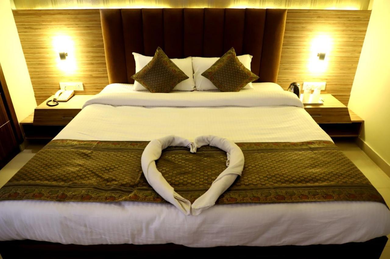 Hotel Santoor Varanasi Dış mekan fotoğraf