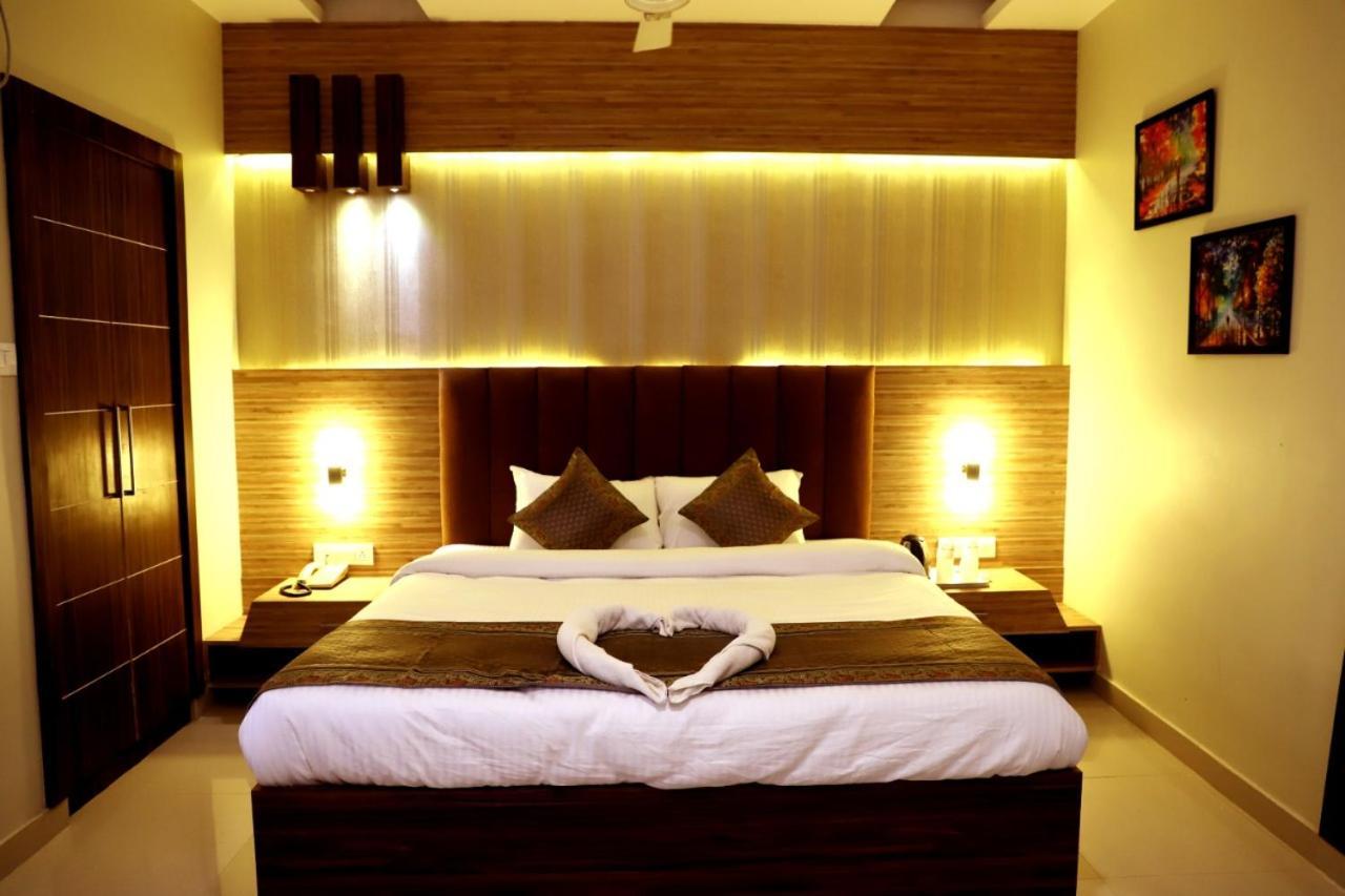 Hotel Santoor Varanasi Dış mekan fotoğraf